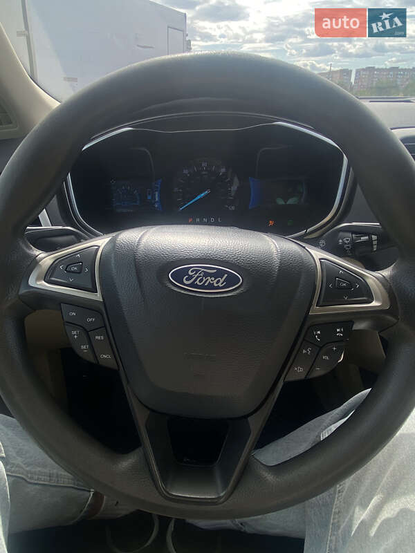 Седан Ford Fusion 2014 в Прилуках