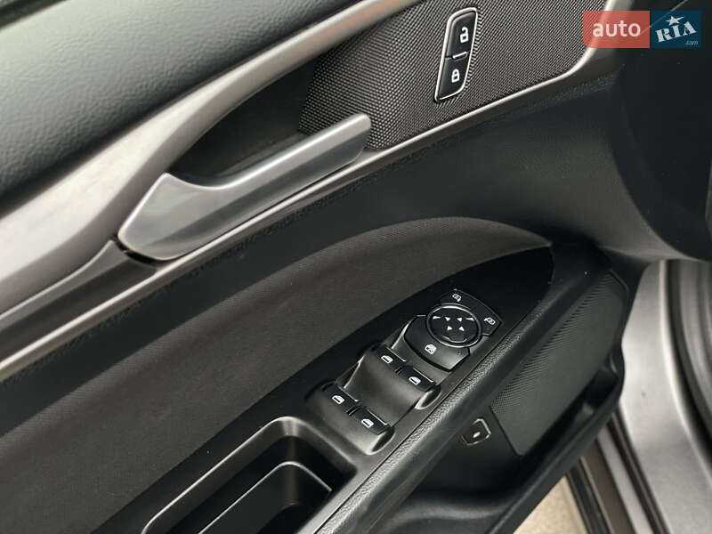 Седан Ford Fusion 2017 в Дніпрі фото 12 Седан Ford Fusion 2017 в Дніпрі
