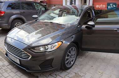 Седан Ford Fusion 2019 в Тернополе Седан Ford Fusion 2019 в Тернополе