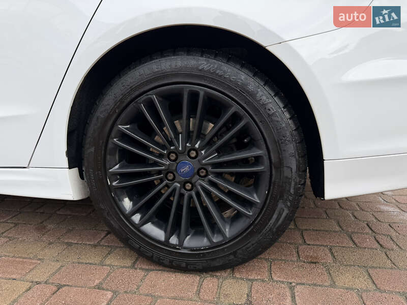 Седан Ford Fusion 2016 в Києві