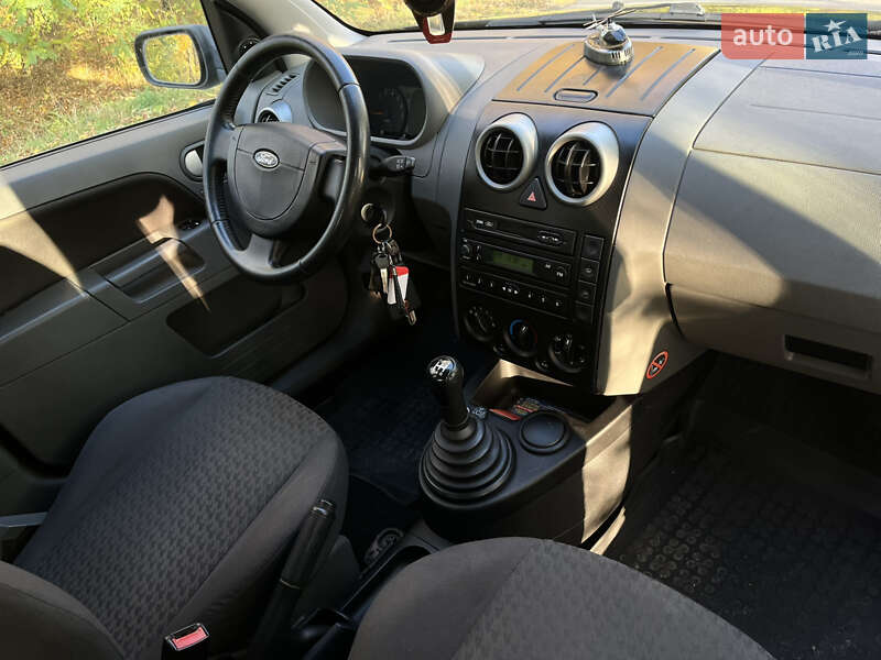 Хэтчбек Ford Fusion 2002 в Хмельницком