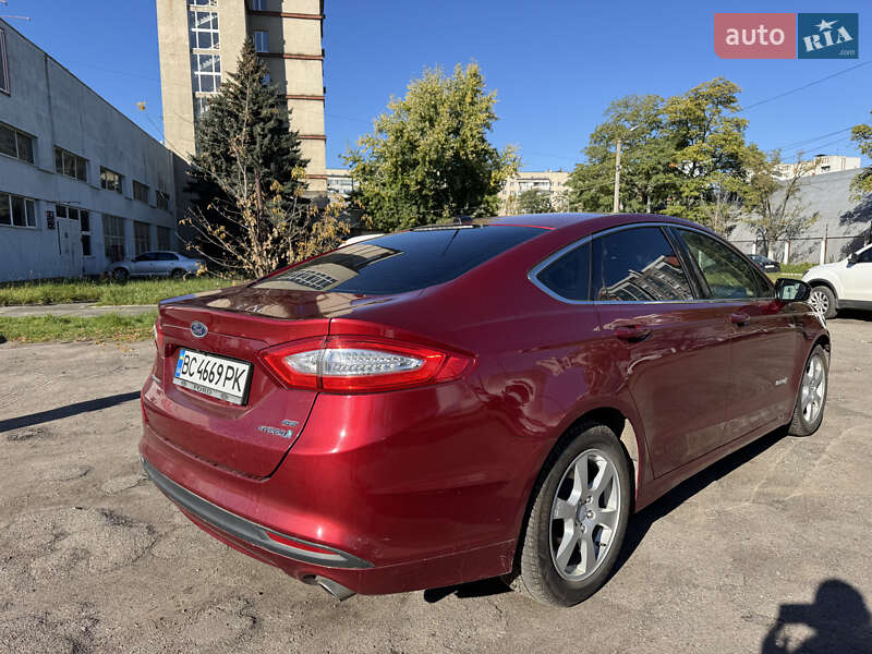 Седан Ford Fusion 2013 в Львове