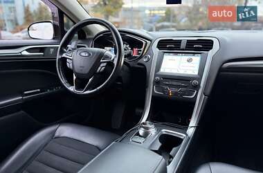 Седан Ford Fusion 2017 в  фото 10 Седан Ford Fusion 2017 в