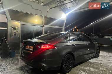 Седан Ford Fusion 2016 в Мукачевому