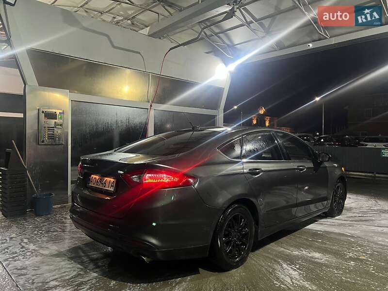 Седан Ford Fusion 2016 в Мукачевому