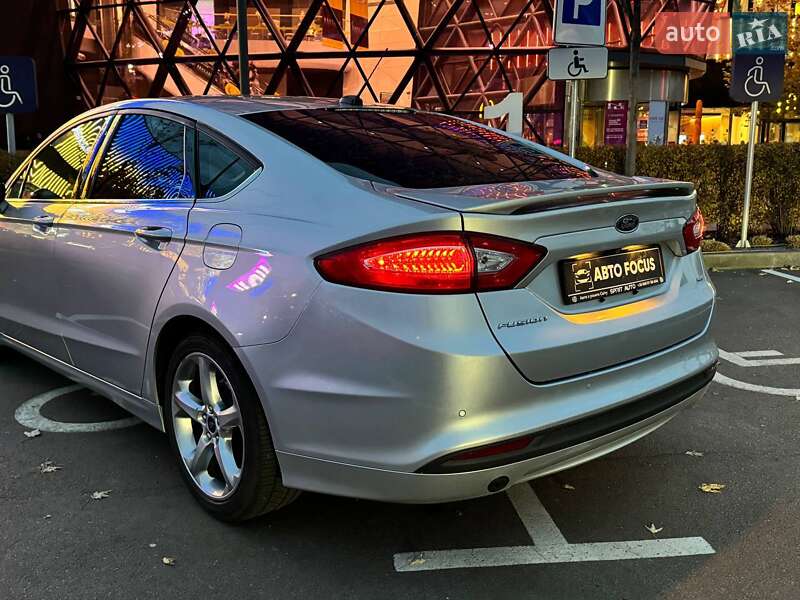 Седан Ford Fusion 2015 в Киеве фото 6 Седан Ford Fusion 2015 в Киеве