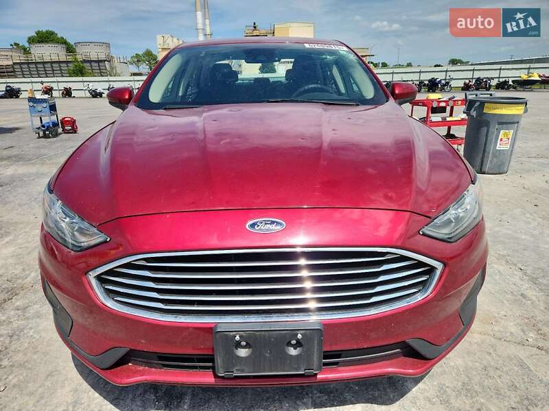 Седан Ford Fusion 2019 в Львові
