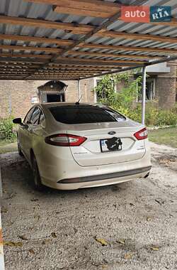 Седан Ford Fusion 2014 в Кривом Роге
