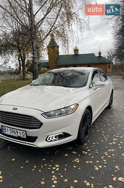 Седан Ford Fusion 2015 в Гадяче