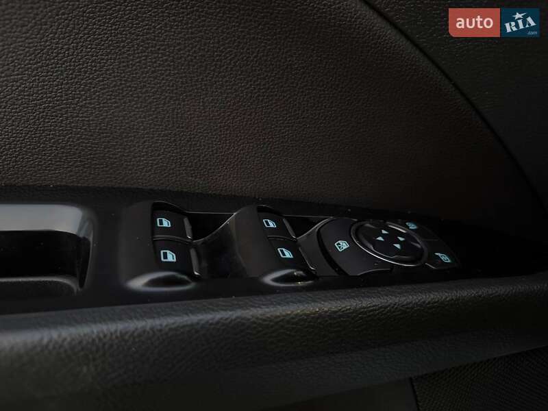 Седан Ford Fusion 2013 в Киеве фото 17 Седан Ford Fusion 2013 в Киеве