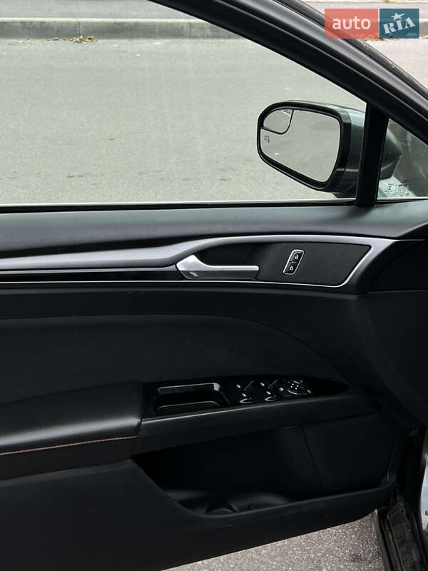 Седан Ford Fusion 2015 в Виннице