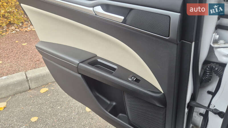 Седан Ford Fusion 2015 в Киеве