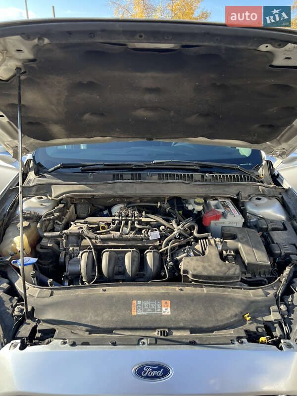 Седан Ford Fusion 2014 в Кам'янському