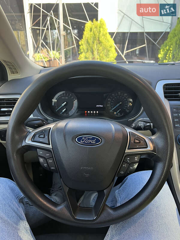 Седан Ford Fusion 2014 в Кам'янському