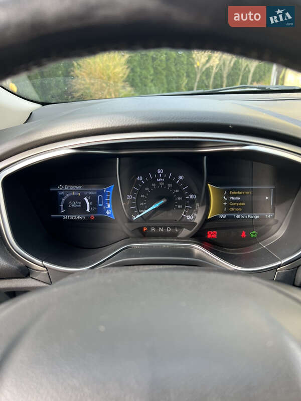 Седан Ford Fusion 2015 в Львові