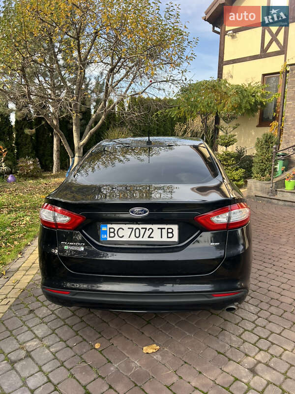Седан Ford Fusion 2015 в Львові