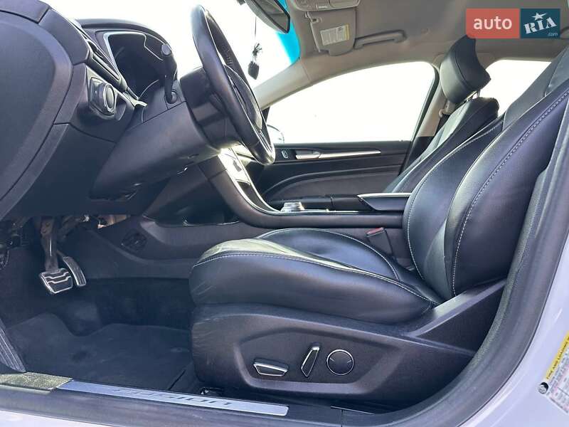 Седан Ford Fusion 2016 в Яготині