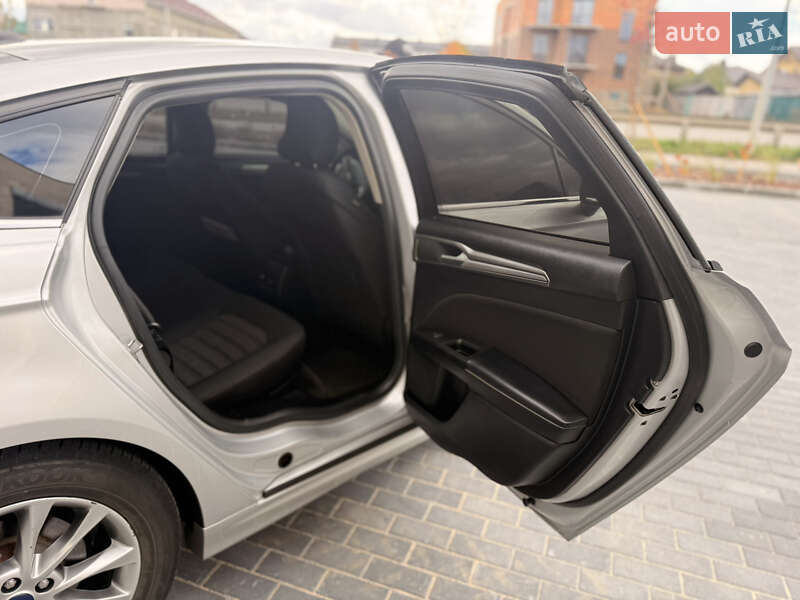 Седан Ford Fusion 2018 в Виннице