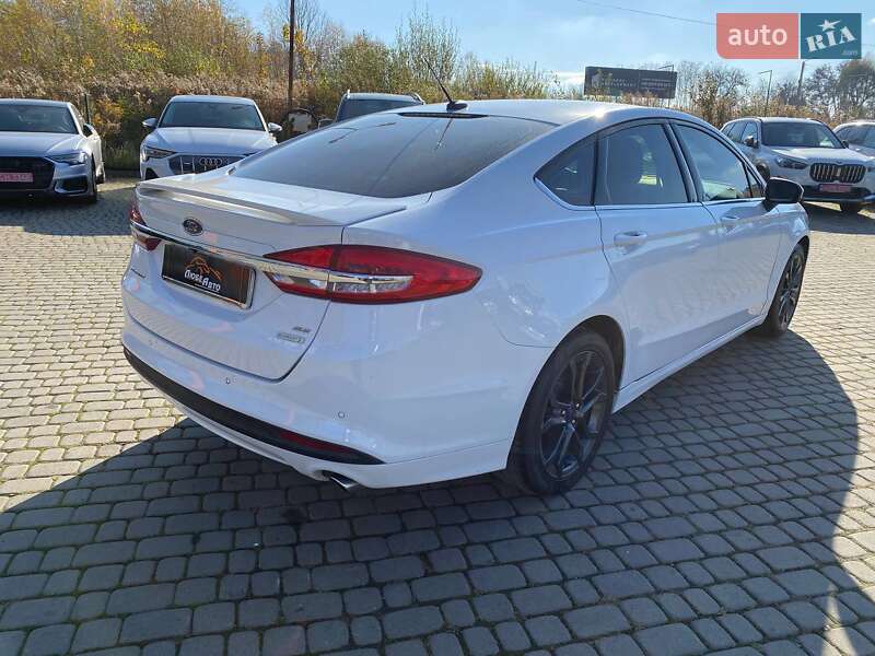 Седан Ford Fusion 2017 в Львові