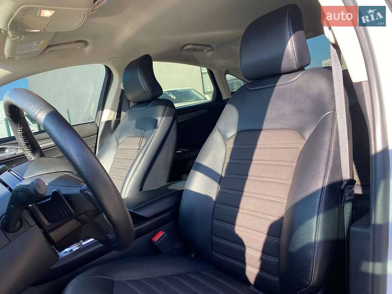 Седан Ford Fusion 2017 в Львові