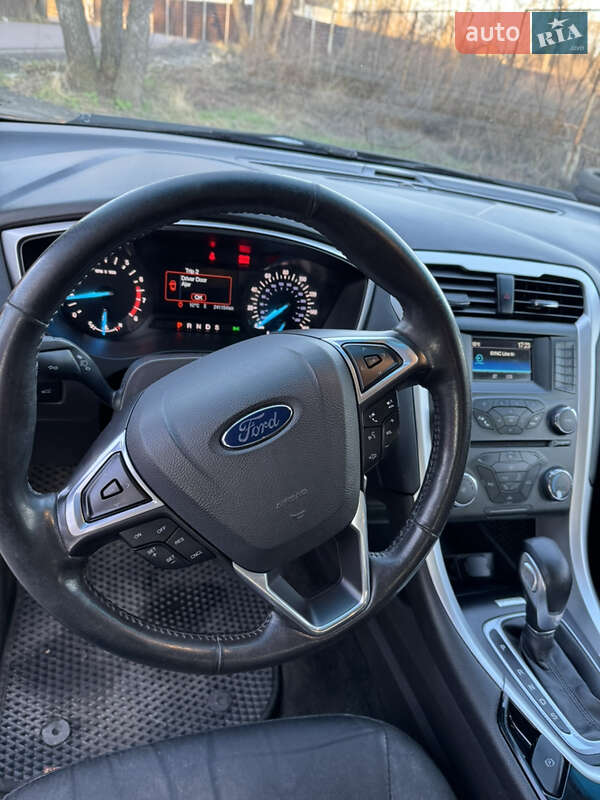 Седан Ford Fusion 2015 в Киеве