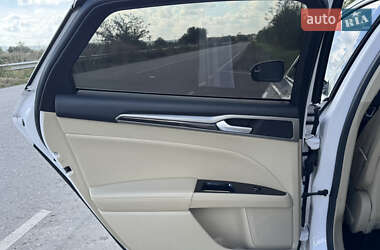 Седан Ford Fusion 2012 в Арцизе