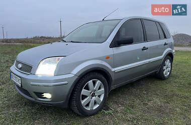 Хэтчбек Ford Fusion 2003 в Казанке