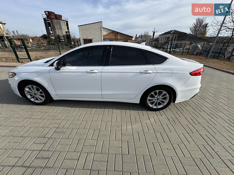 Седан Ford Fusion 2019 в Житомире