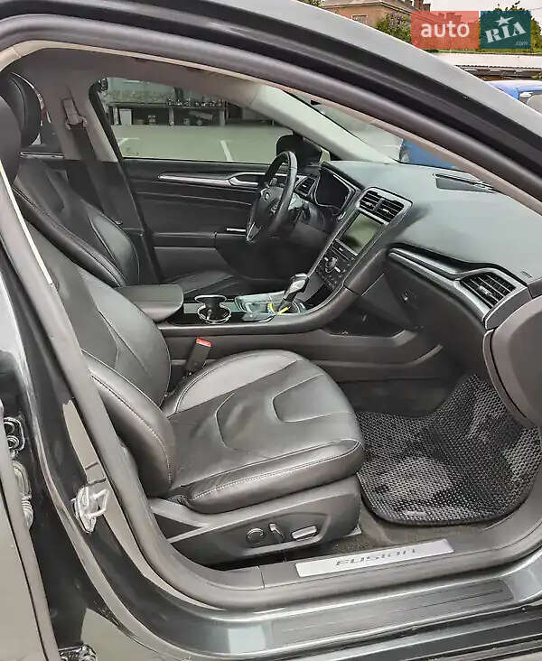 Седан Ford Fusion 2016 в Львові