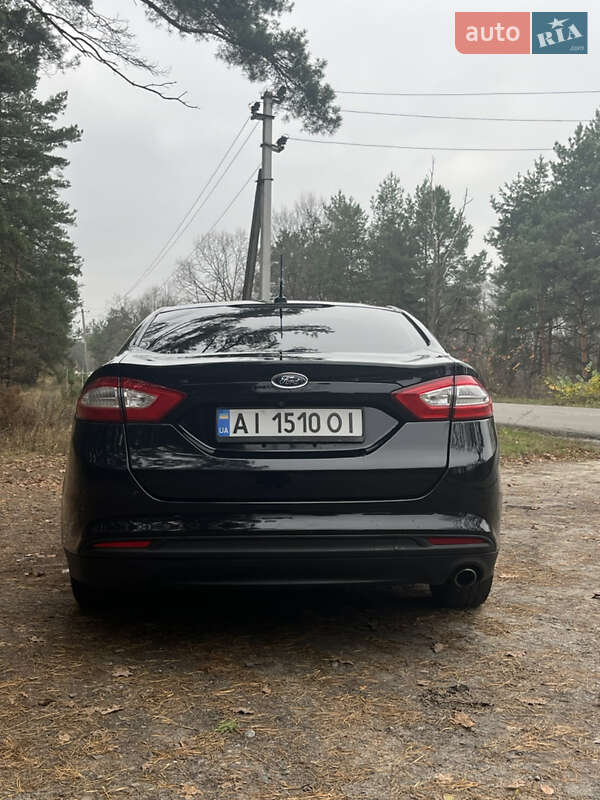 Седан Ford Fusion 2015 в Обухові