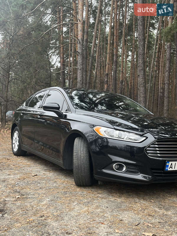 Седан Ford Fusion 2015 в Обухові