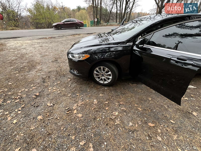 Седан Ford Fusion 2015 в Обухові