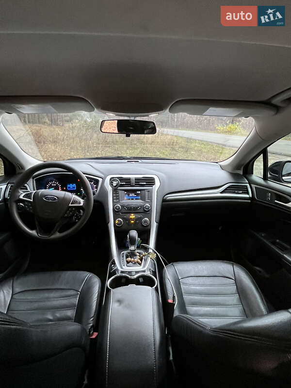 Седан Ford Fusion 2015 в Обухові