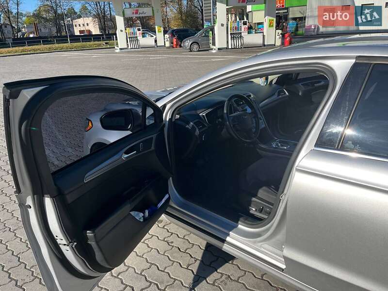 Седан Ford Fusion 2019 в Івано-Франківську