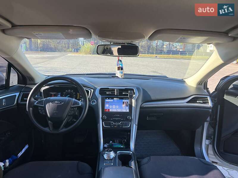 Седан Ford Fusion 2019 в Івано-Франківську