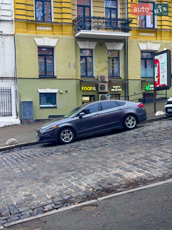 Седан Ford Fusion 2017 в Києві фото Седан Ford Fusion 2017 в Києві