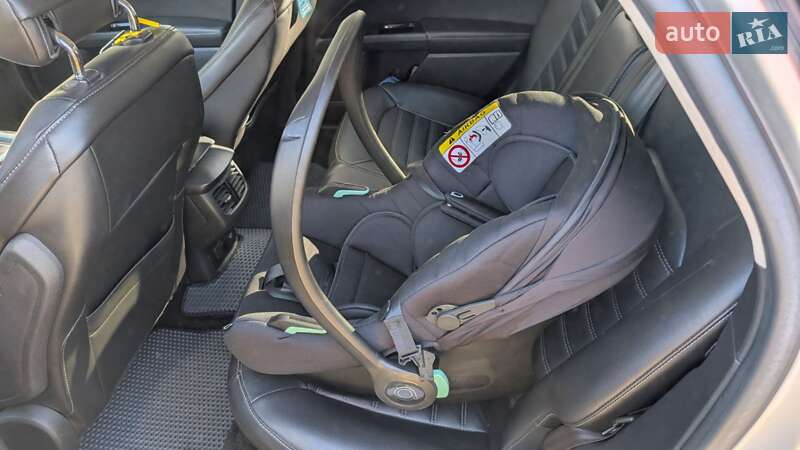 Седан Ford Fusion 2013 в Косові