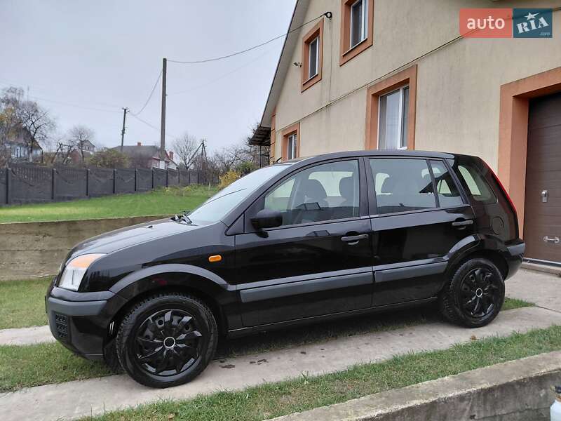 Хетчбек Ford Fusion 2006 в Рівному