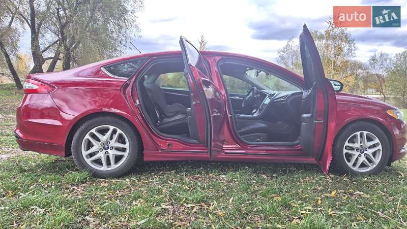 Седан Ford Fusion 2015 в Борисполі