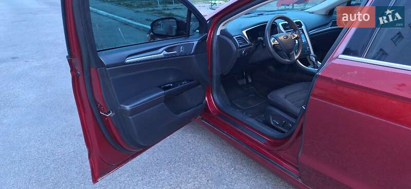 Седан Ford Fusion 2015 в Борисполі