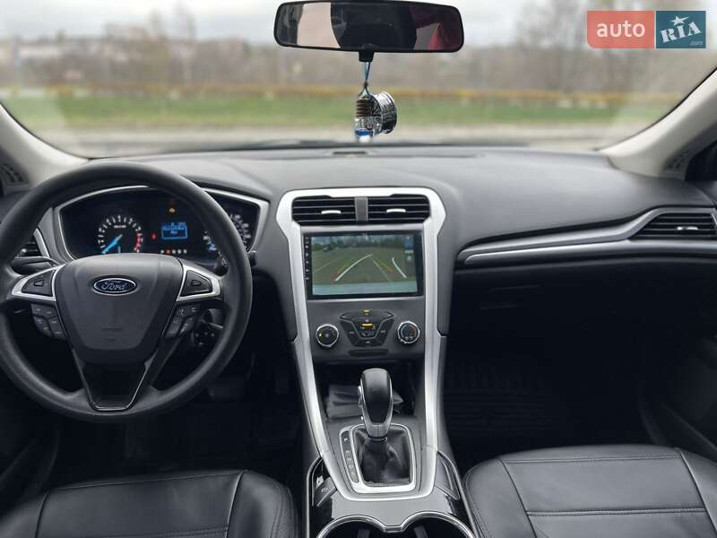 Седан Ford Fusion 2015 в Буче