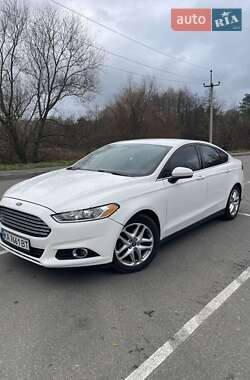 Седан Ford Fusion 2015 в Буче