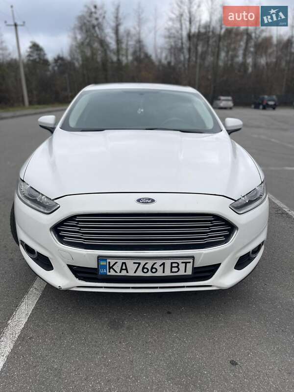 Седан Ford Fusion 2015 в Буче