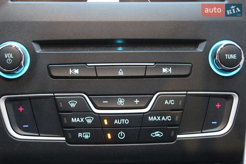 Седан Ford Fusion 2016 в Дніпрі