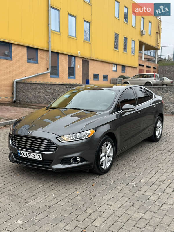 Седан Ford Fusion 2015 в Зміїві