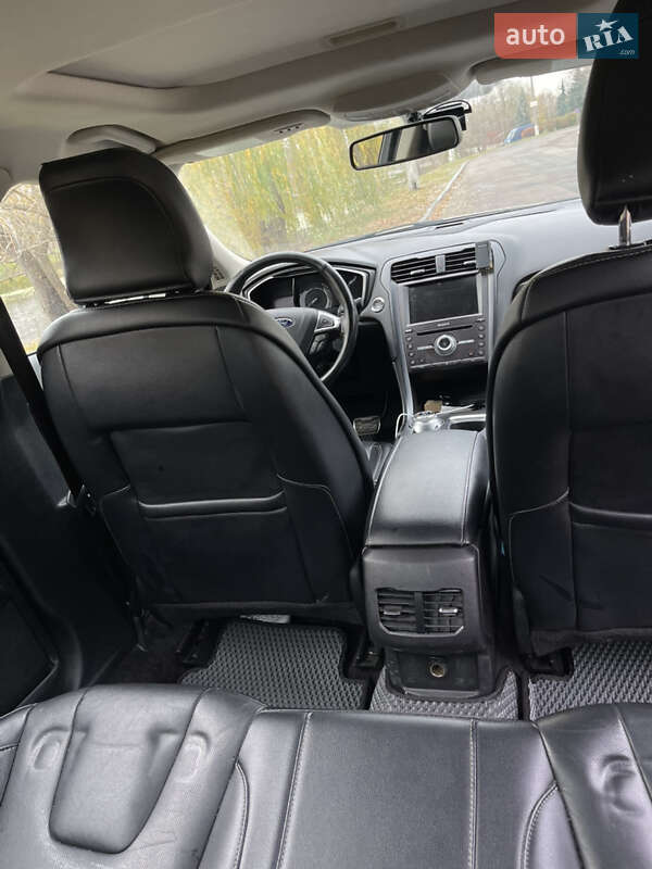 Седан Ford Fusion 2016 в Обухові