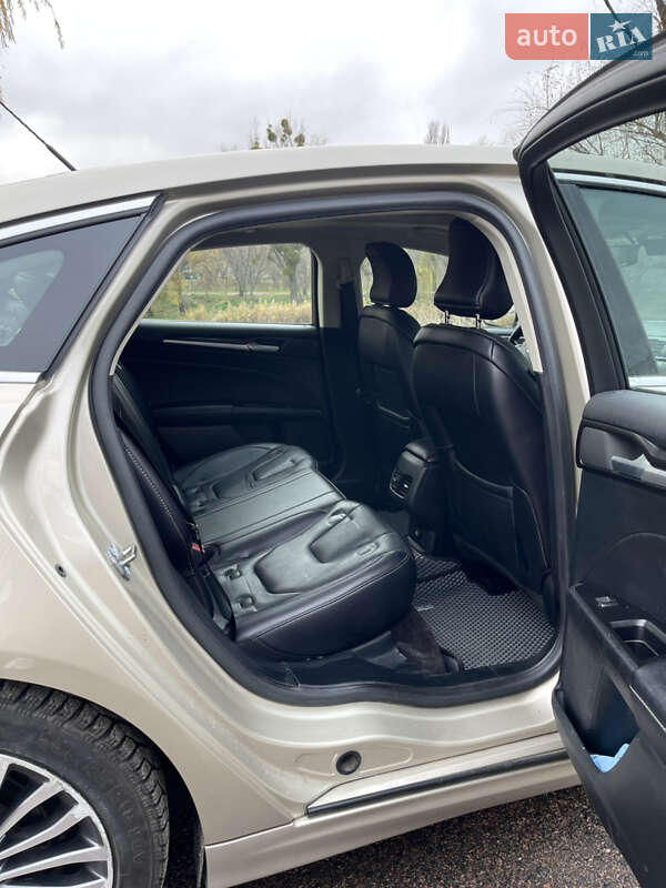 Седан Ford Fusion 2016 в Обухові