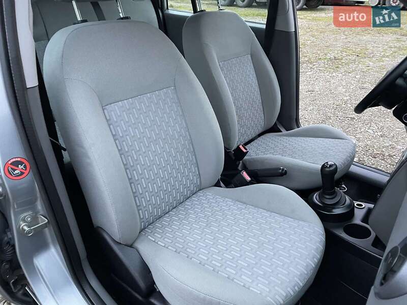 Хэтчбек Ford Fusion 2005 в Косове