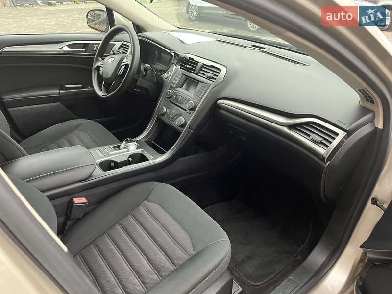 Седан Ford Fusion 2016 в Софіївській Борщагівці