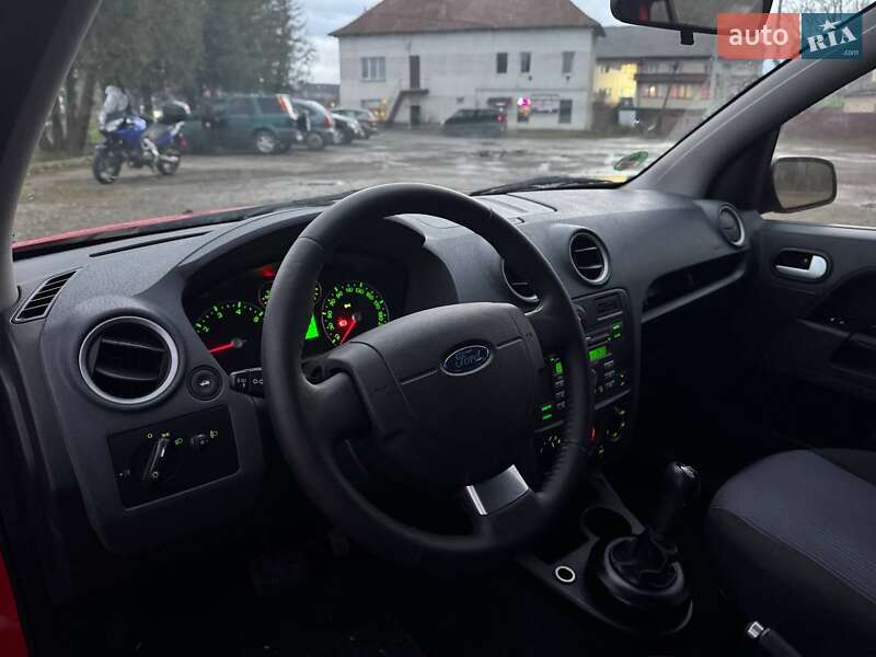 Хетчбек Ford Fusion 2007 в Долині